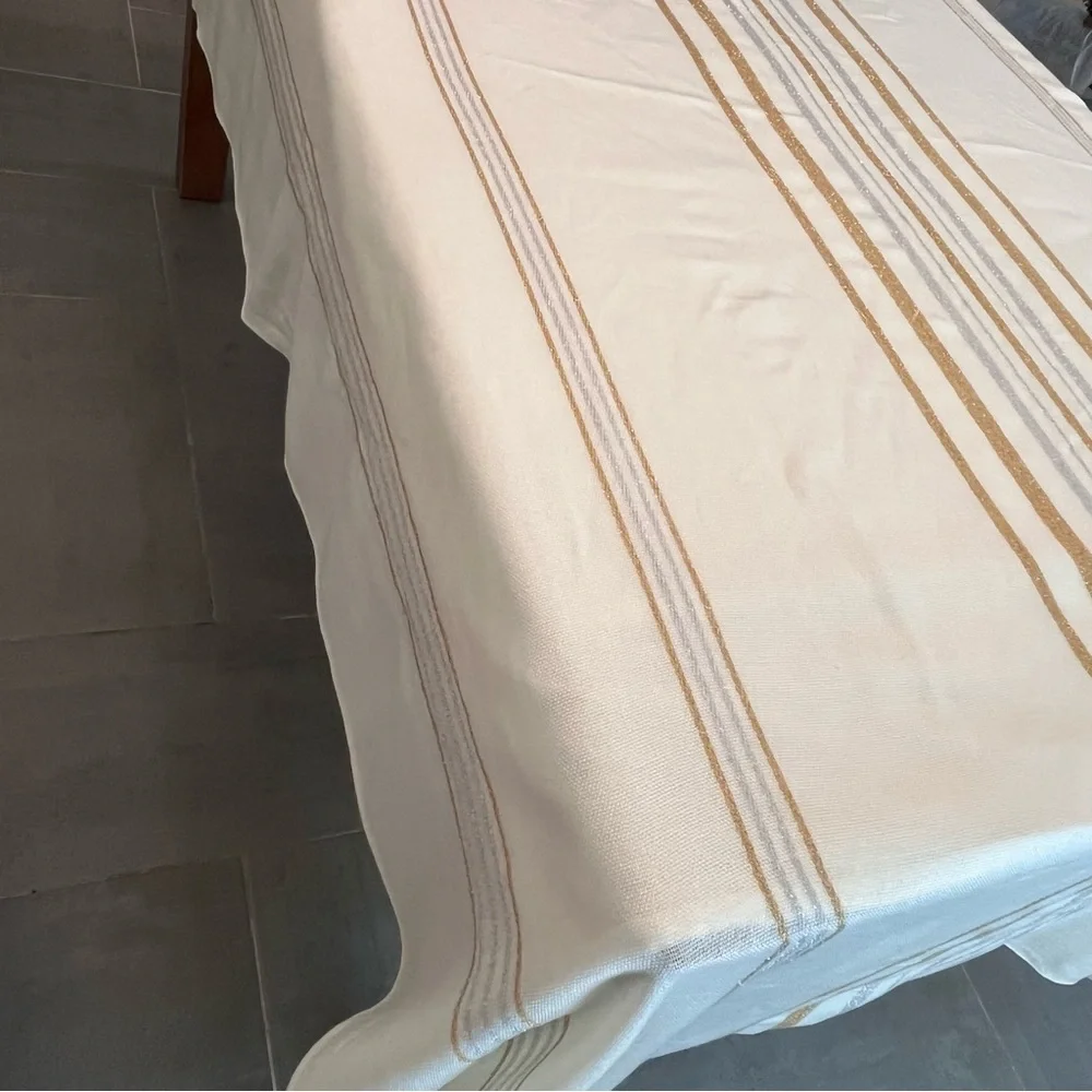 Vera Neumann Elegant Rectangle Cream Tablecloth 60x102 Gold & Silver Stripe NWOT